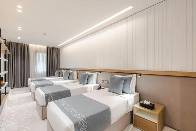 Classic Room, Multiple Beds